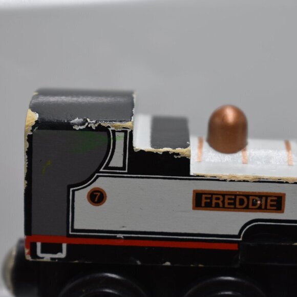 2003 Fearless Freddie Pink Cheeks Thomas & Friends Wooden Railway Train Engine - Picture 7 of 11